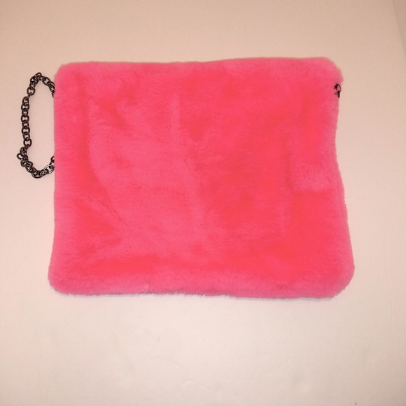 Super Soft Crossbody Bag w/ Removable Chain Stra - Picture 3 of 8